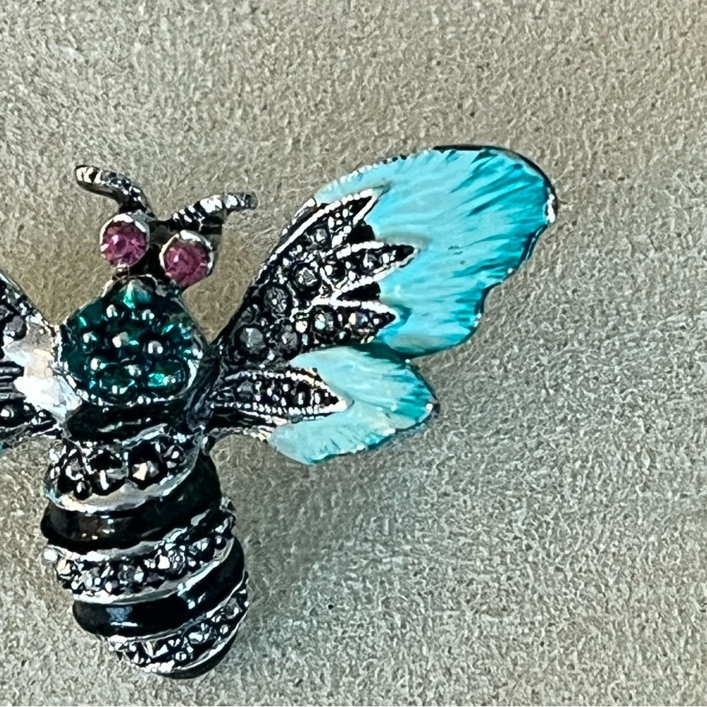Vintage Blue and Silver Bee Brooch - Picture 6 of 9